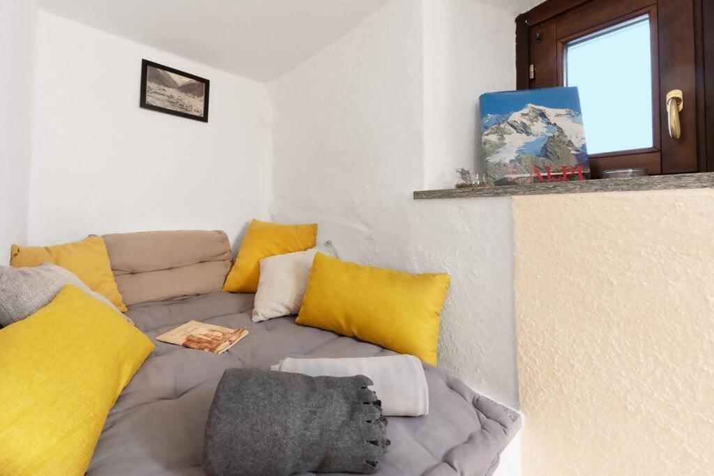 Dimora Gilles Aosta Valley Bard Quarto foto